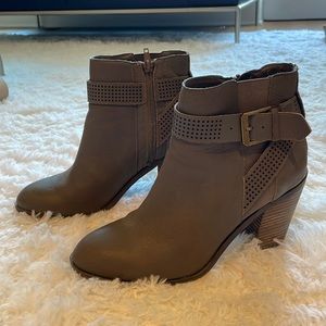 Crown Vintage Ankle Boots